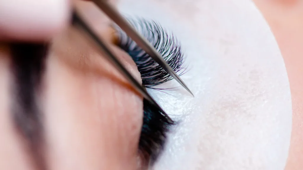 mistakes lash artists make