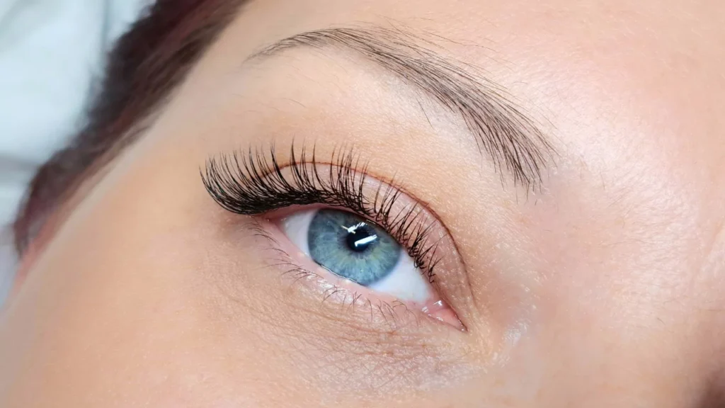 Cat Eye Style Lashes