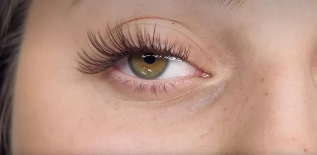 Wet Lash Look