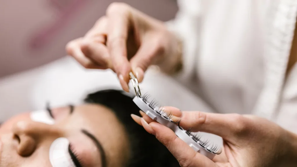 Beginner Lash Extension Guide