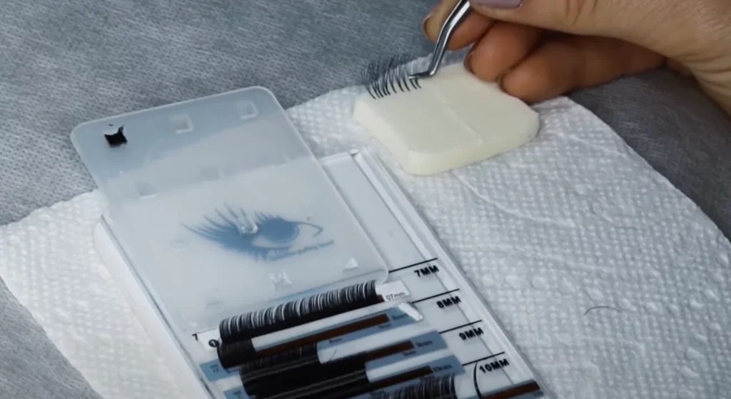 Volume Lash Technique